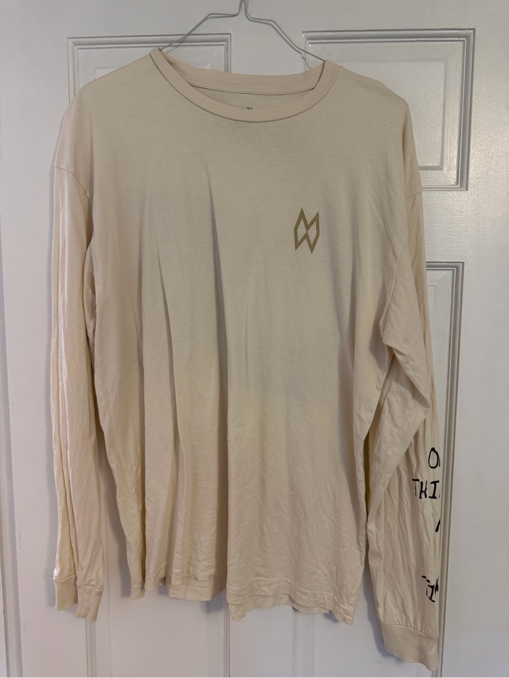 Morgan Wallen Long-Sleeve Crewneck Shirt in Beige/Cream